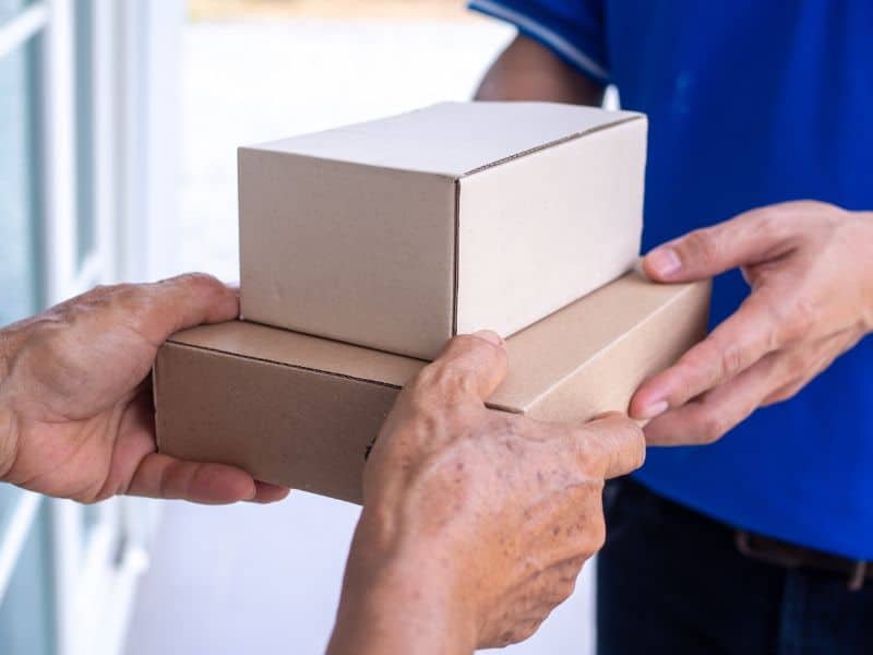 איך מחזקים זהות מותג דרך האריזה?