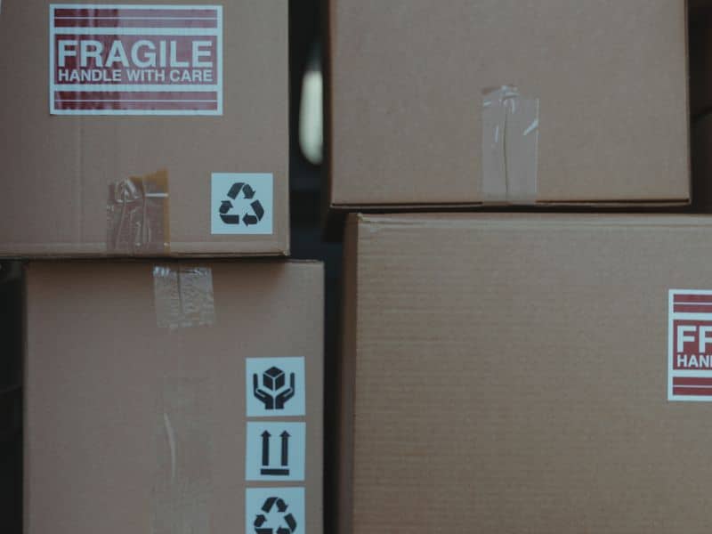 איך אורזים חבילות קטנות למשלוח?